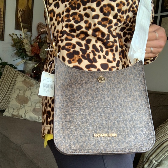 Authentic MICHAEL KORS Signature leather snap magnetic top Crossbody - Picture 11 of 15